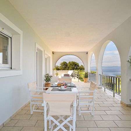Villa Lioniskari Seaviews - Paxoi'S Private Pool Oasis à Porto Ozias Extérieur photo