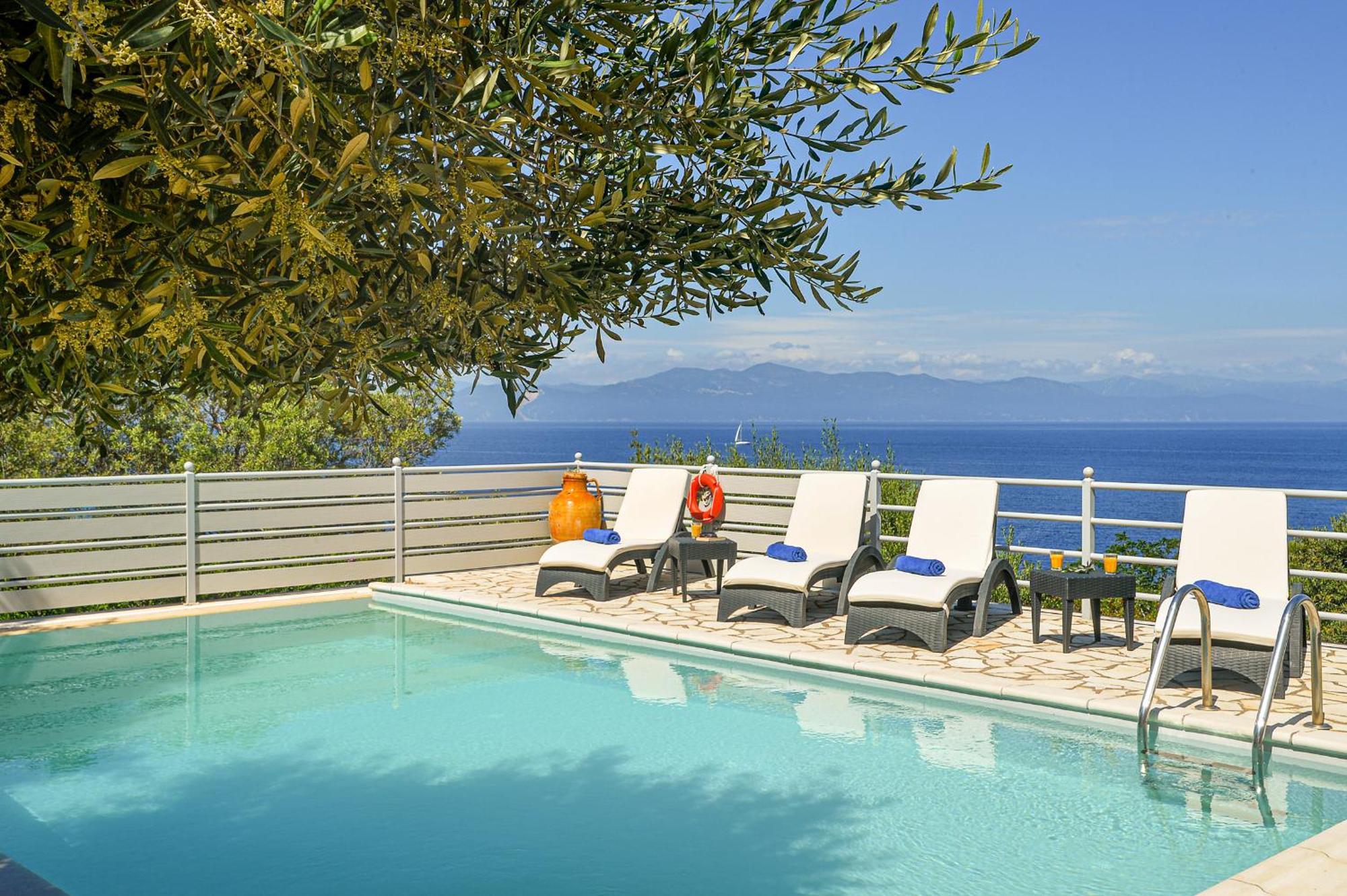 Villa Lioniskari Seaviews - Paxoi'S Private Pool Oasis à Porto Ozias Extérieur photo