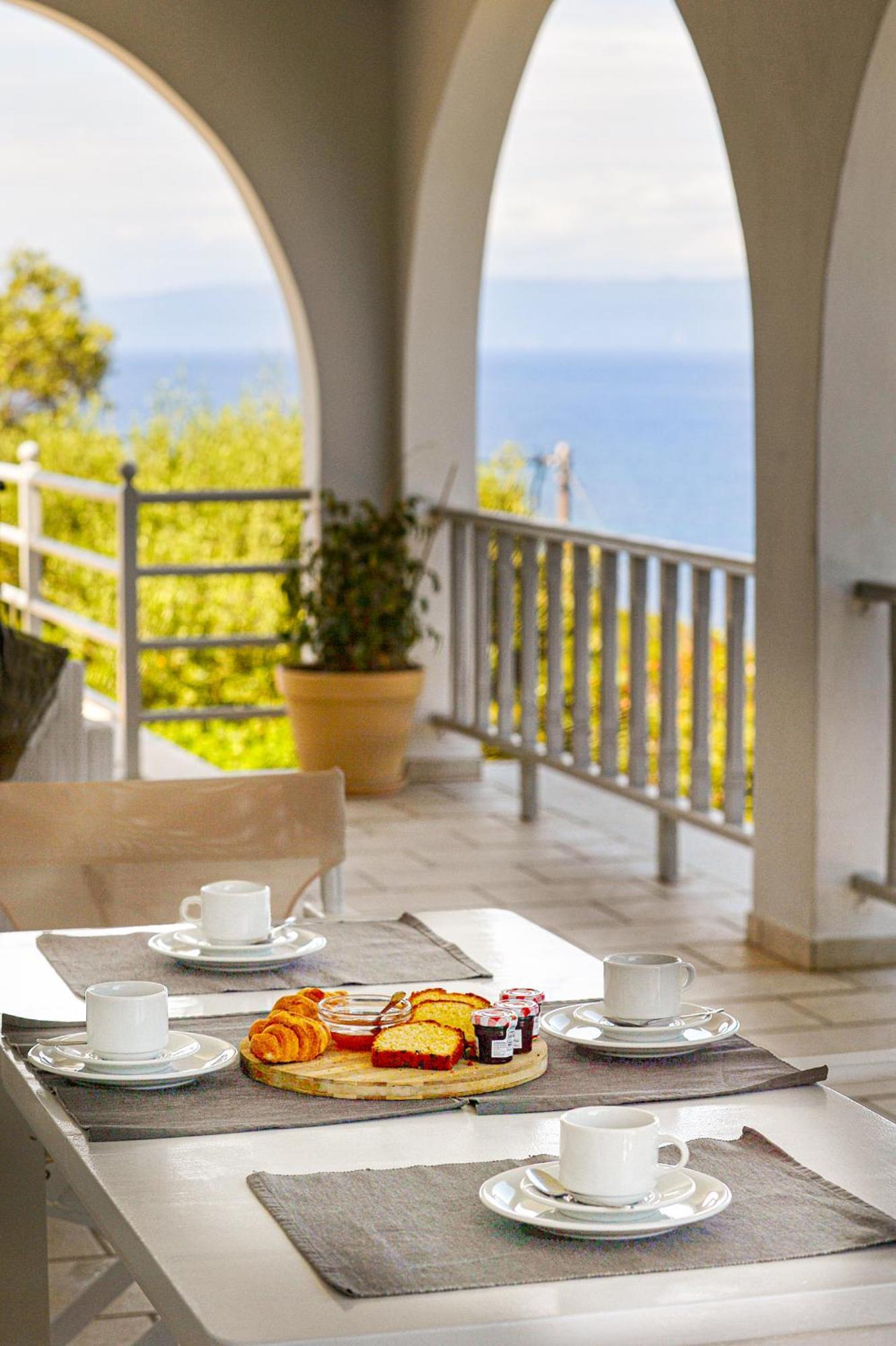 Villa Lioniskari Seaviews - Paxoi'S Private Pool Oasis à Porto Ozias Extérieur photo