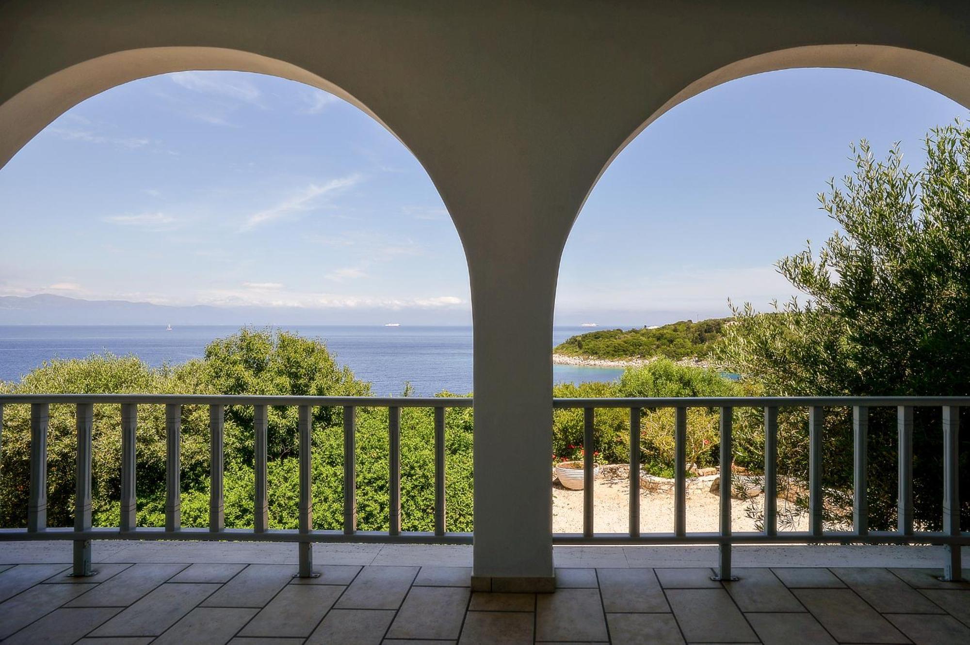 Villa Lioniskari Seaviews - Paxoi'S Private Pool Oasis à Porto Ozias Extérieur photo