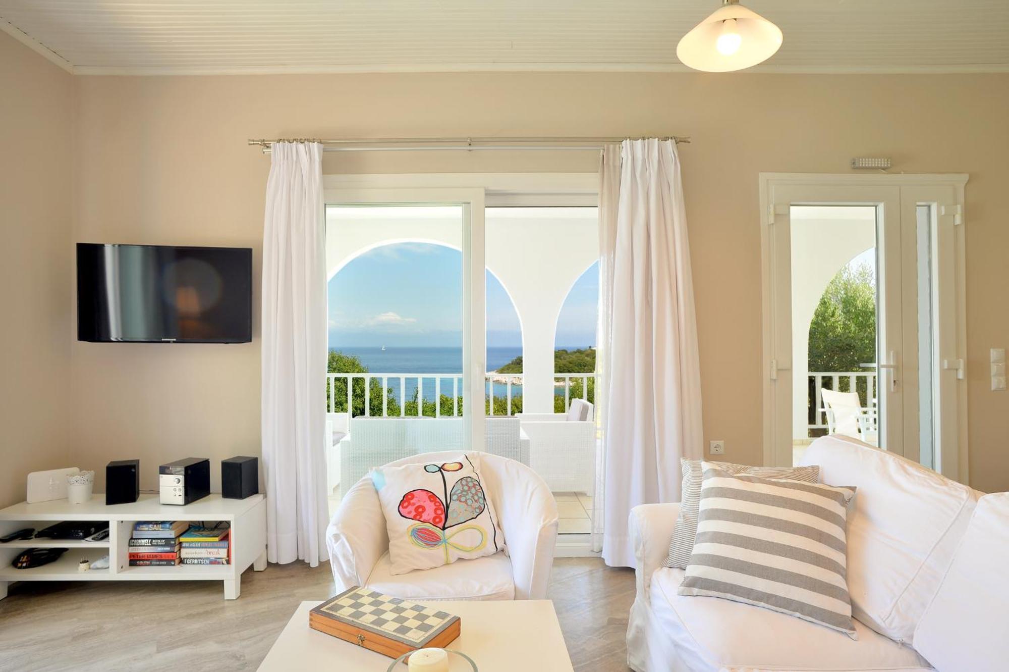 Villa Lioniskari Seaviews - Paxoi'S Private Pool Oasis à Porto Ozias Extérieur photo